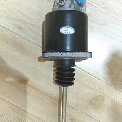 Clutch slave cylinder with blue cap and steel rod, 5801278094 for Hongyan truck