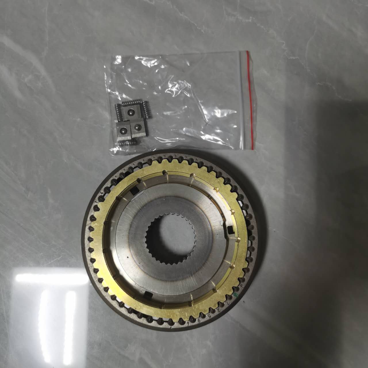 5th and 6th gear synchronizer assembly 8872470 99808426 for daily 2840.6 gearbox – product image 1 | SUONAMA