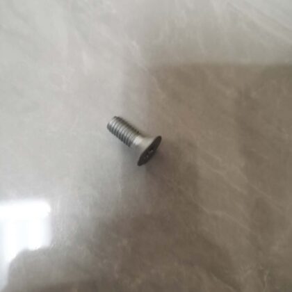 1th shaft bearing plate screw 8873208 for daily 2840.6 gearbox – product image 1 | SUONAMA