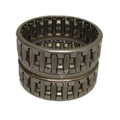 Needle roller bearing with circular inner and outer rings, metal needle rollers